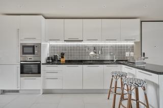 Spectacular two bed penthouse amazing sea views - 2