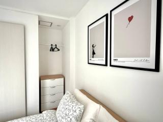 Wi-FiDeskSta 5min711 1min2BR2WCWash&DryTV - 8