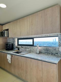 Beautiful apartment on the 19th floor, in front of the new Consulate! - 6