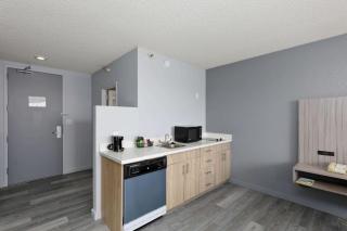 Studio 6 Suites Lake Havasu City AZ - 7