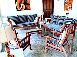 Ardeen Villa - superb 3 bedroom beachfront for 6, BB, in Ranna- Tangalle- free pick up or drop off for 7 night stays, serviced, taxes included - 8