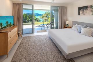 Lagoon 004 by HamoRent on Hamilton Island - 9