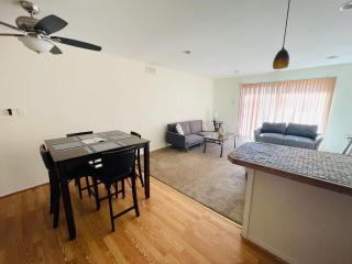 Modern 1br Near Moss Rehab - 3