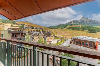 King Room with View Balcony & Best Location - 4