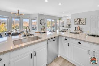Poway Panorama Peak - Pool, Spa, Sleeps 24! - 8