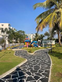 Santorini 3BR Resort Apartment Pool & Gym - 1