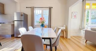 StayAU 2BR Home with Stunning Views in Tasmania - 9