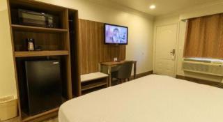 Rodeway Inn Carlsbad - 2