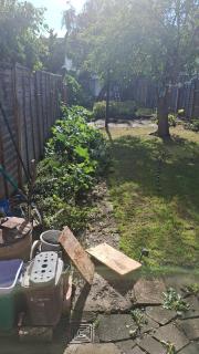 Overnight stay in a home and will share the kitchen and bathroom - 5