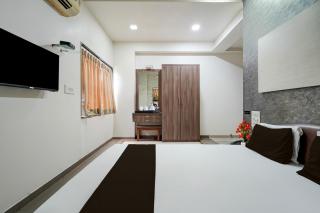 Collection O Sachivalaya Metro Station Gandhinagar Formerly Hotel Ghunghat Inn - 3