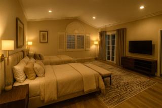Sunny Santa Monica House - Hot Tub, Game Room, BBQ, Projector - 9