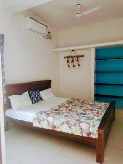 DREAMY cosy stay 6bhk, 6 mins to Whitetown & Beach - GOLD - 0
