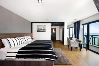 The Loft Seaside Sriracha Hotel - Si Racha - 3