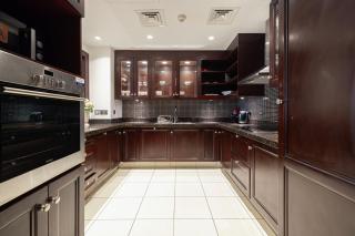 Elegant 1-BR in Downtown Dubai's Old Town - 4