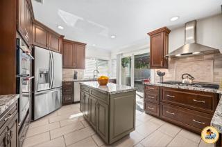 Luxurious Tierrasanta Oasis with Saltwater Pool - 4