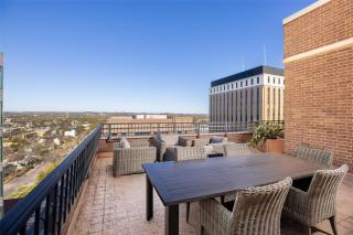 DoubleTree Suites by Hilton Austin Downtown Capitol - Austin - 9