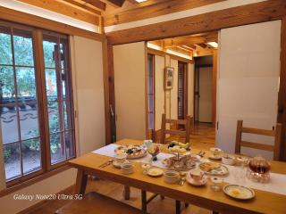 Chaehyodang Hanok Stay - 3