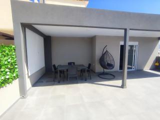 MC Luxury Living - 8