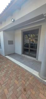 28 Tambotie avenue - 1