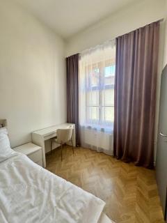 Moderný apartmán s balkónom v historickom centre Košíc - 5