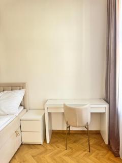 Moderný apartmán s balkónom v historickom centre Košíc - 3