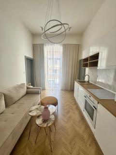 Moderný apartmán s balkónom v historickom centre Košíc - 0