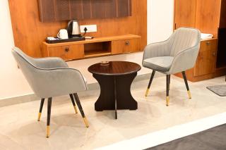 Hotel Royal Suites - 1