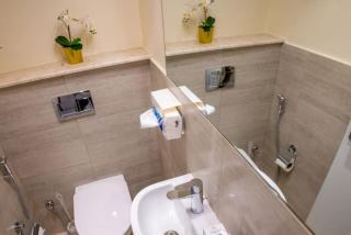 Serenity Mirage - Elegant 2BR Duplex Retreat with Pool in Oasis, Near Masdar City - 6