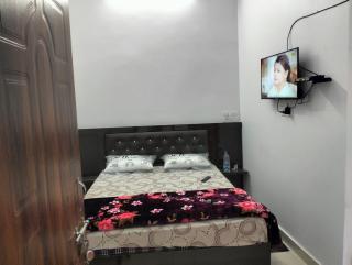 Hotel Trayambakam - 3