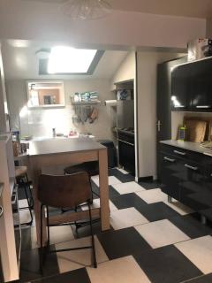 House, lot, secure private parking - 4