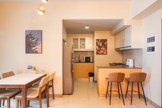 One Uptown 2 Bedroom with 3 Beds Uptown Mall View - 5