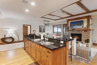106 - Three Bedroom Shooting Star condo - 1