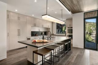 203 - Three Bedroom Deluxe One Empire Pass condo - 6