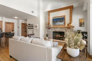 302 - Three Bedroom Shooting Star condo - 5