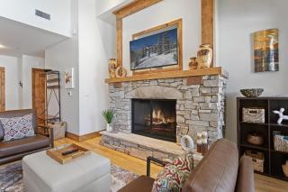302 - Three Bedroom Shooting Star condo - 4