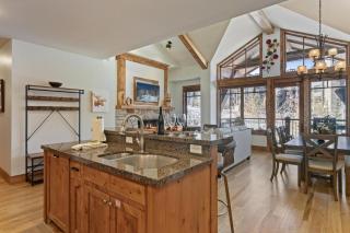 302 - Three Bedroom Shooting Star condo - 7