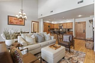 302 - Three Bedroom Shooting Star condo - 6
