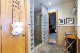 Pinnacle at Deer Valley Resort - Four Bedroom Condo with Hot Tub #1065 condo - 1