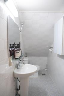Netflix 1 minute walk from bus stop5 minutes walk from airport bus Namsan Itaewon Seoul Station - 4