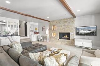 6977 Silver Lake Drive - 5 Bedroom Private Home with Hot Tub home - 1
