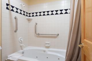 Bristlecone at Deer Valley Resort - Three Bedroom Condo with Hot Tub #101 condo - 2