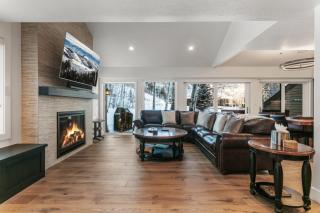Queen Esther at Deer Valley Resort - Four Bedroom Condo with Hot Tub #2348 condo - 0