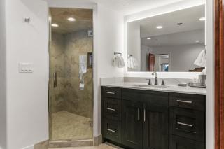 Queen Esther at Deer Valley Resort - Four Bedroom Condo with Hot Tub #2348 condo - 1