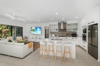 Golden Beach Oasis - Sleeps 12 - 5