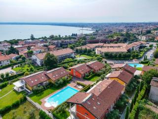 Exclusive apt for 6 guests &terrace&pools&parking - 9