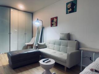 Gangnam Station 3min Walk Stylish Flat - 7