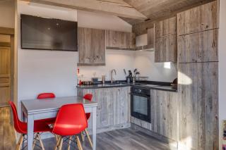 Séjour lumineux avec vue sur les cimes - 8