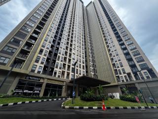 Apartement Transpark Cibubur by Raya Property with Pool View & Netflix 2 - 1