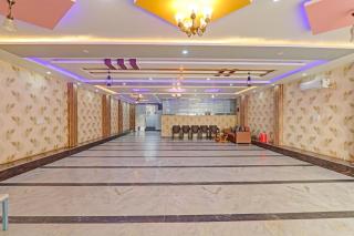 Collection O by OYO Shivashakti Grand Near Chaudhary Charan Singh International Airport - 1