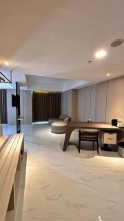 Grand Whiz Hotel Praxis Surabaya - 3